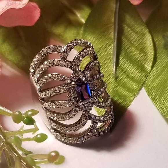 Beautiful Amethyst Ring - Picture 4 of 8